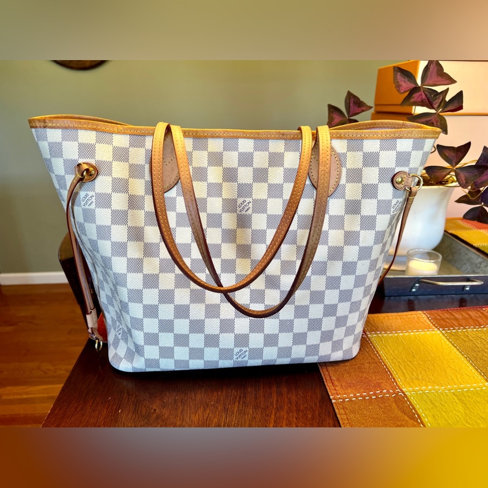 Louis Vuitton Neverfull MM in Damier Azure with Rose Ballerine interior